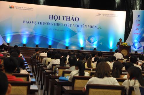 Doanh nghiệp cần chủ động đăng kí tên miền ảnh 2